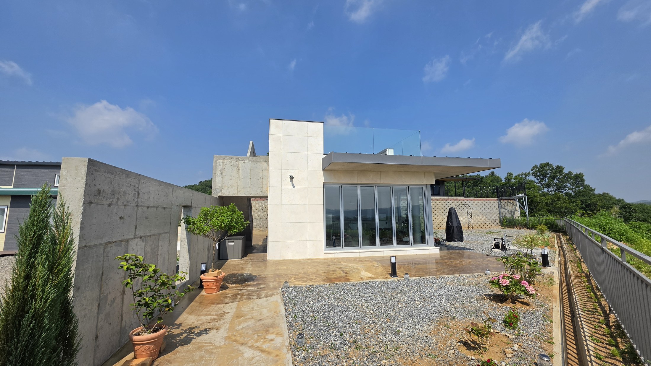 Living space opening outdoors