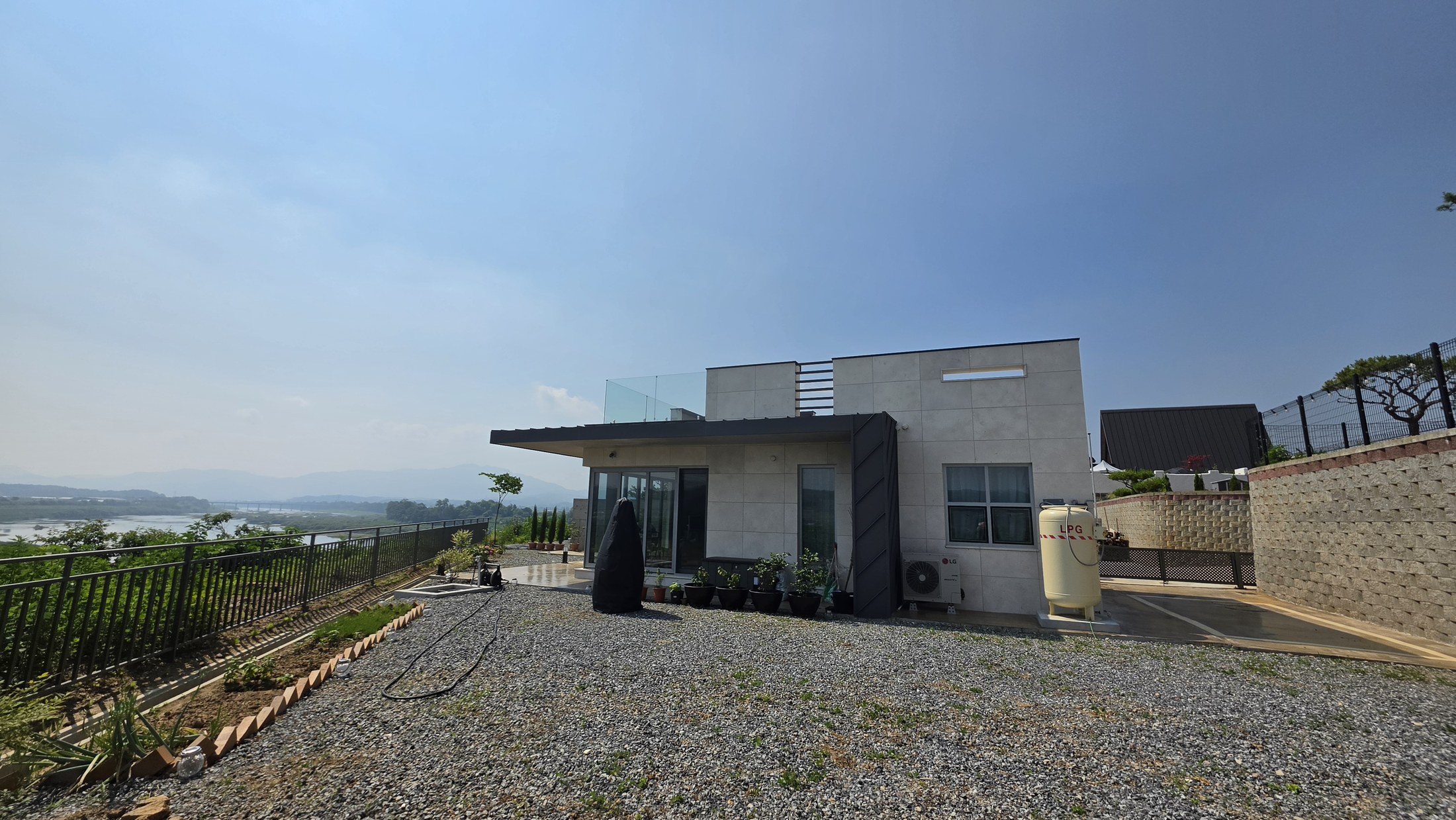 The garden-facing rear elevation