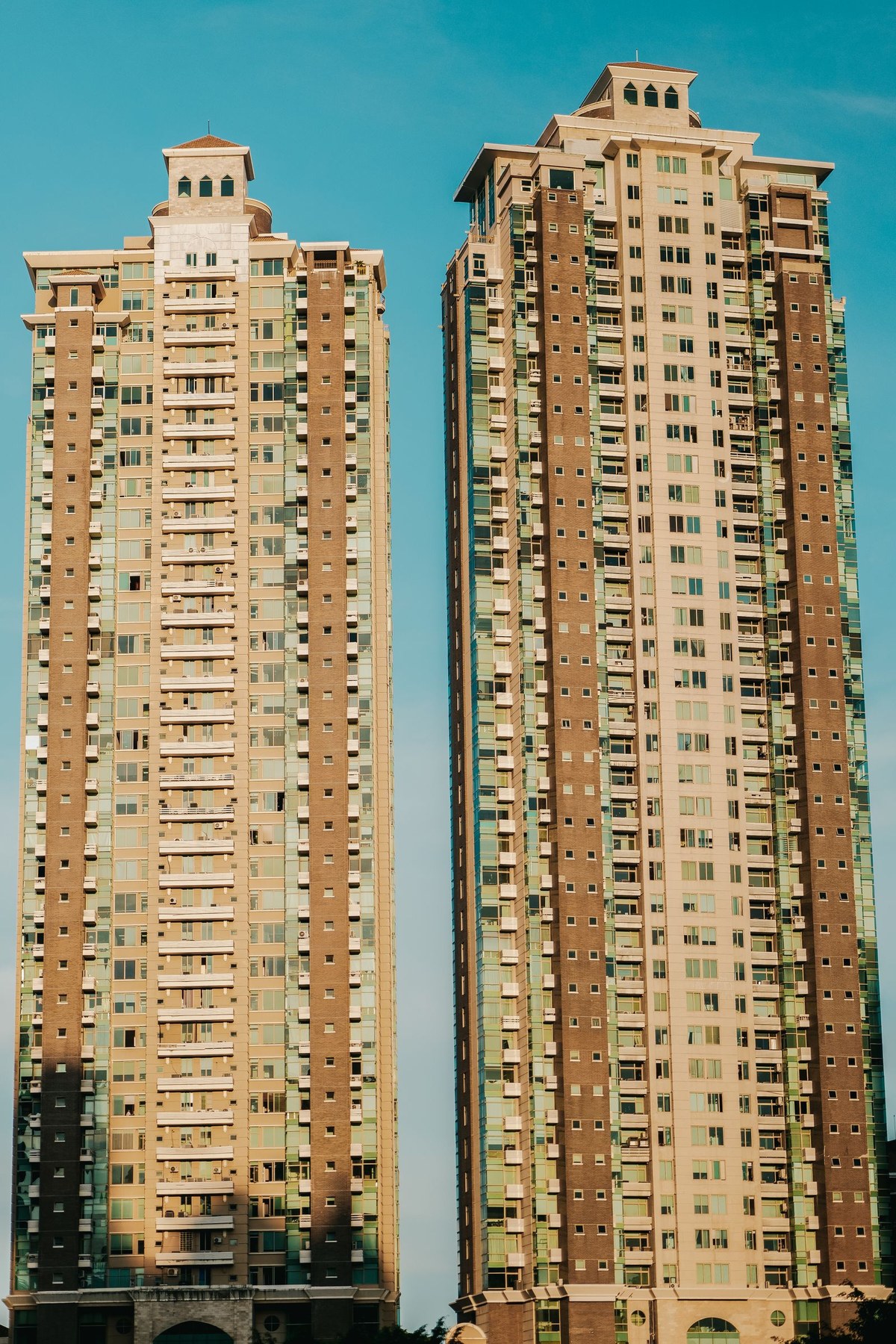 Two volumes in dialogue